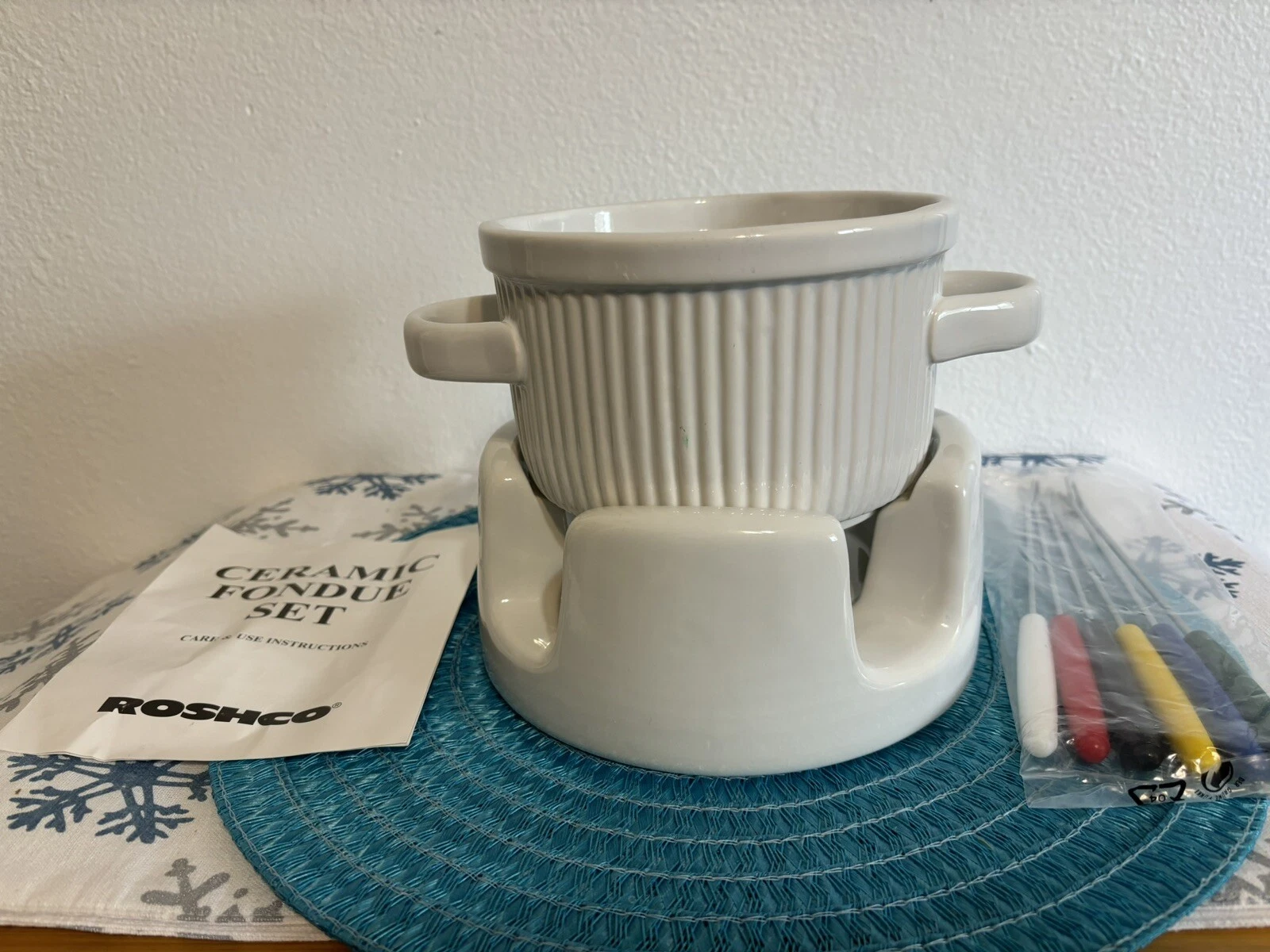 Roshco 1-Quart Ceramic Fondue Set – comes with a pot, stand, candle, & six forks