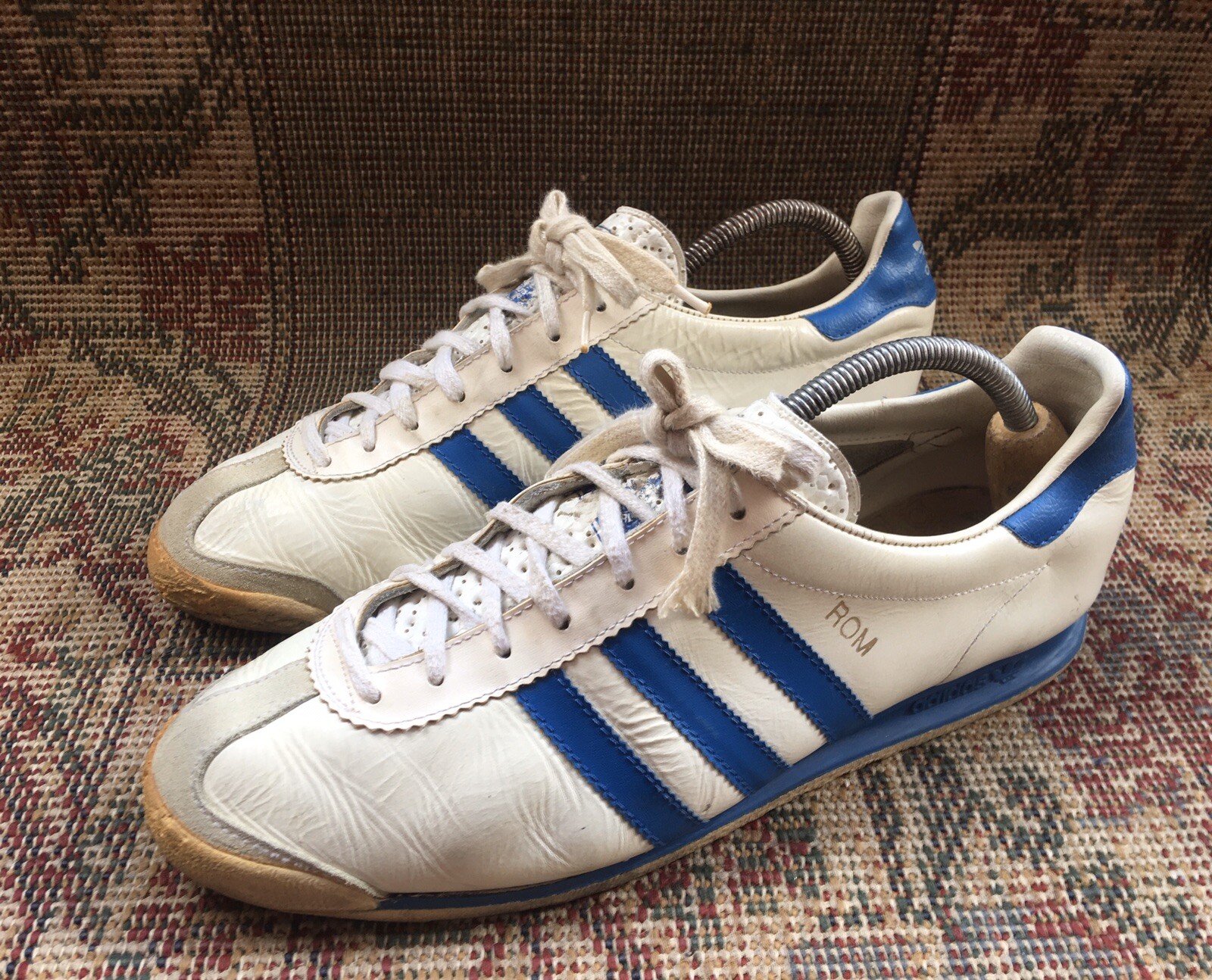 steve madden puff shoes