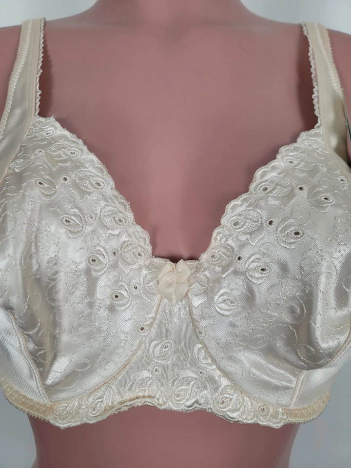 Sujetador con aros suavizante definitivo figura completa Lilyette by Bali para mujer 0814 de colección Foto 2 de 4