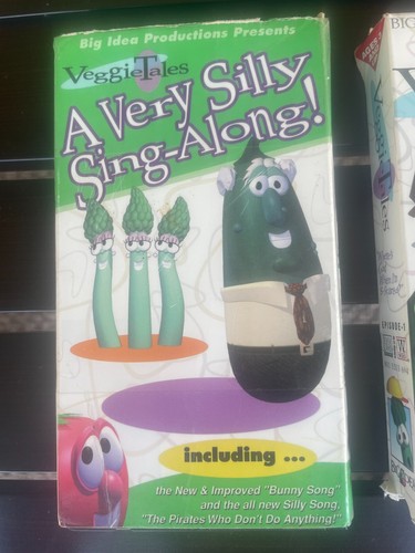 Lot of 5 Veggie Tales & Larry Boy VHS Video Tapes 1990s, 2000s Vintage Christian - Picture 7 of 17