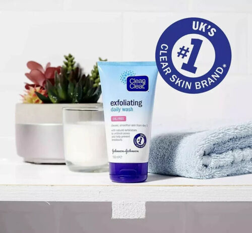 CLEAN & CLEAR Exfoliating Daily Face Wash, Gentle Skincare, 150ml - Picture 8 of 8