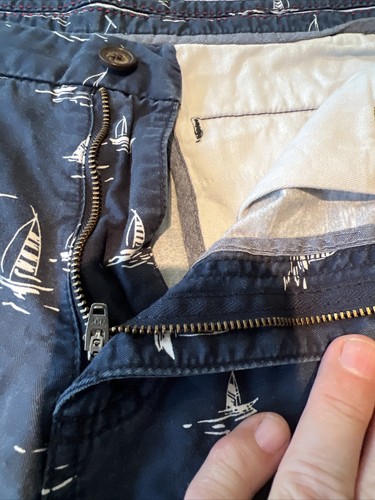 Crew Clothing Company Shorts Mens 36 Blue Sailboat Pattern Casual Chino VGC - Picture 4 of 8