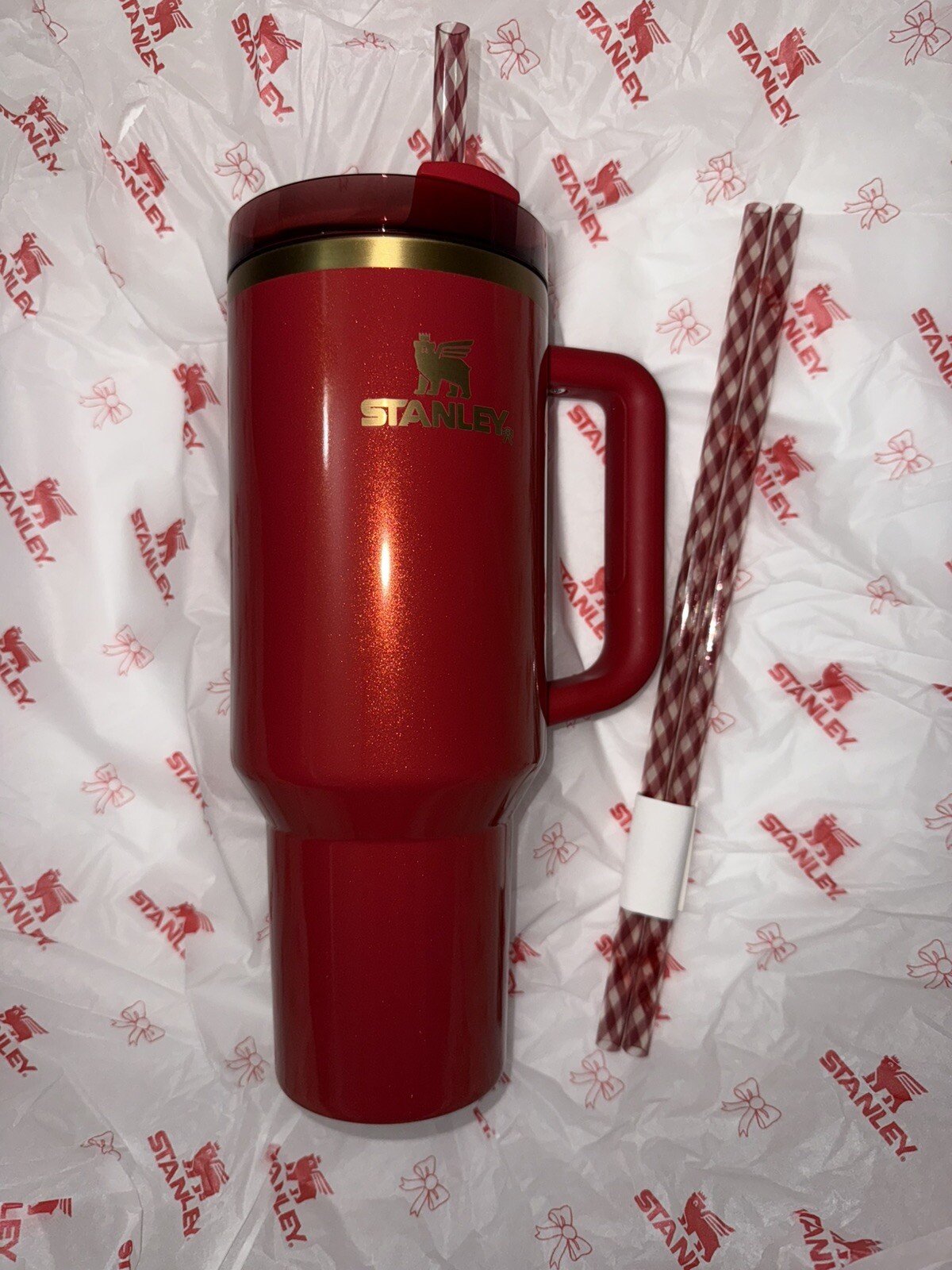 Stanley Limited Scarlet Tinsel The Quencher H2.0 FlowState Tumbler 40oz IN HAND