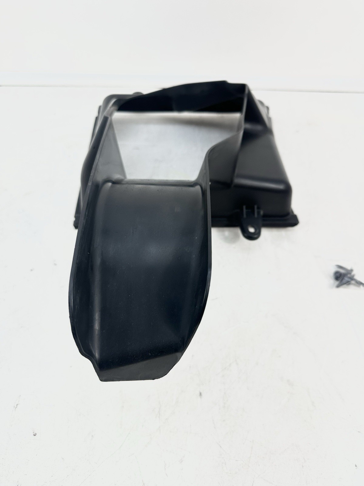 14-20 Maserati Ghibli M157 Front Right Intercooler Duct Shroud 670004139 OEM