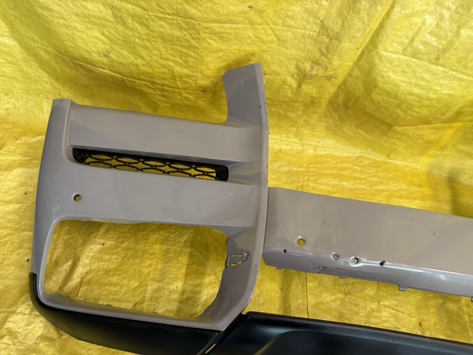 19-22 Rolls Royce RR31 Cullinan Front Bumper Cover 51117448893 OEM