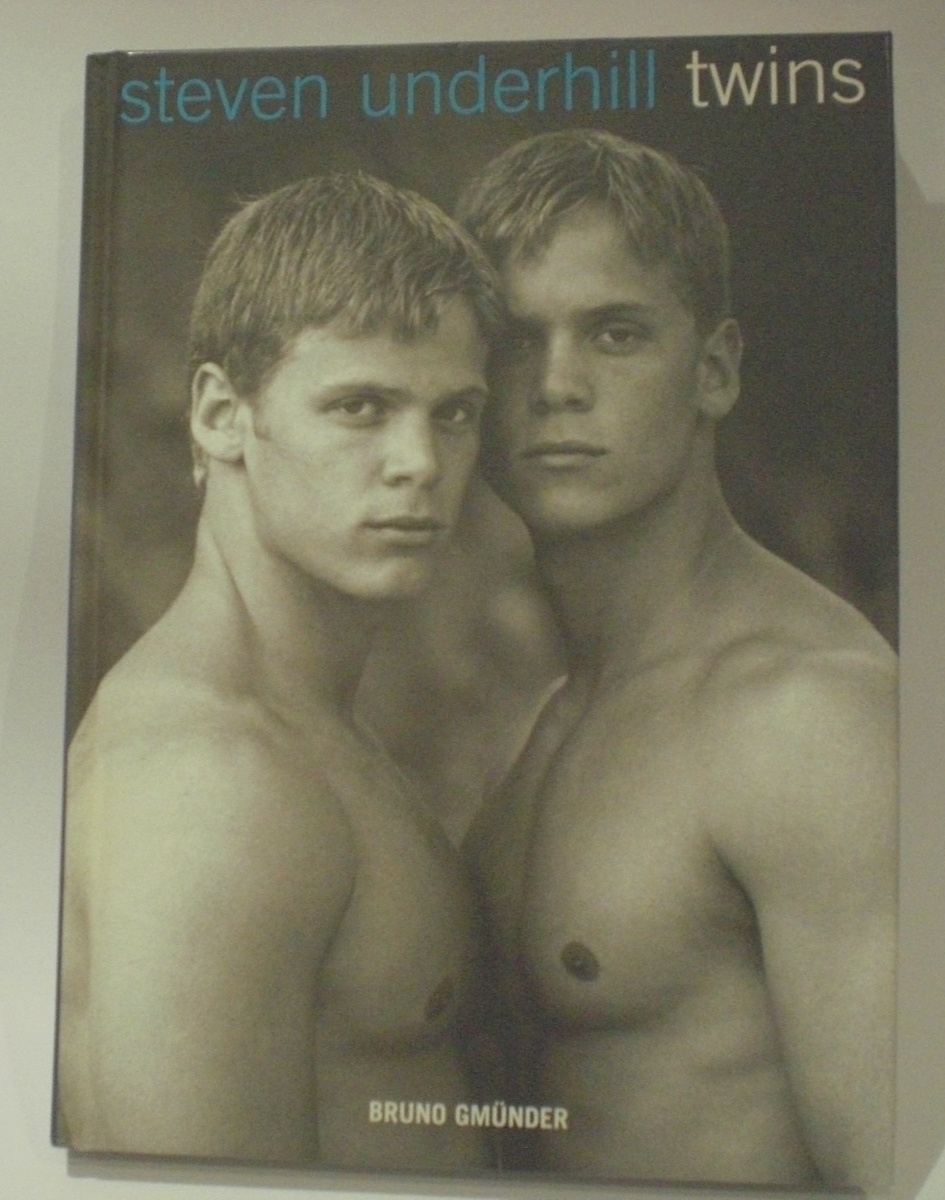 Twins by Steven Underhill - Hardback Book 9783861871316
