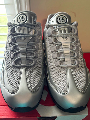 Nike Air Max 95 Men s Silver/Gray Low Top Lace-Up Mesh Sneakers New