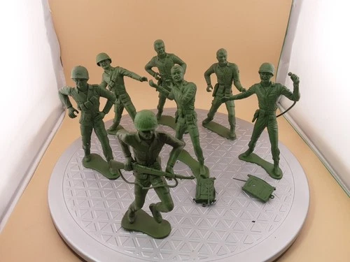 Lot Of 7 Vintage 6" Louis Marx Toy Soldiers Large Army Men #202