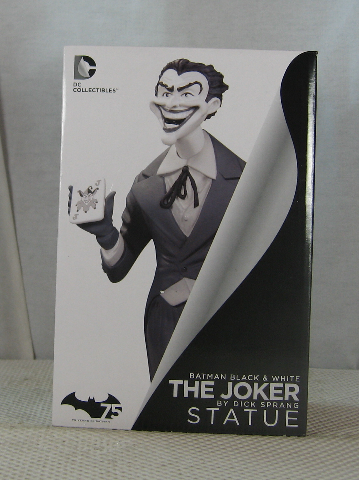 White Base Rounded Statue Base Batman Black and White The Joker Statue by Dick Sprang NEW SEALED | eBay