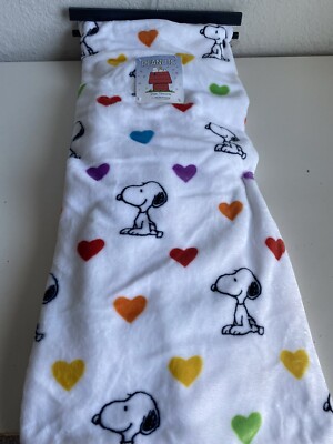 Peanuts Snoopy Valentines Day Rainbow Hearts Plush Throw Blanket 60 X 70  NEW