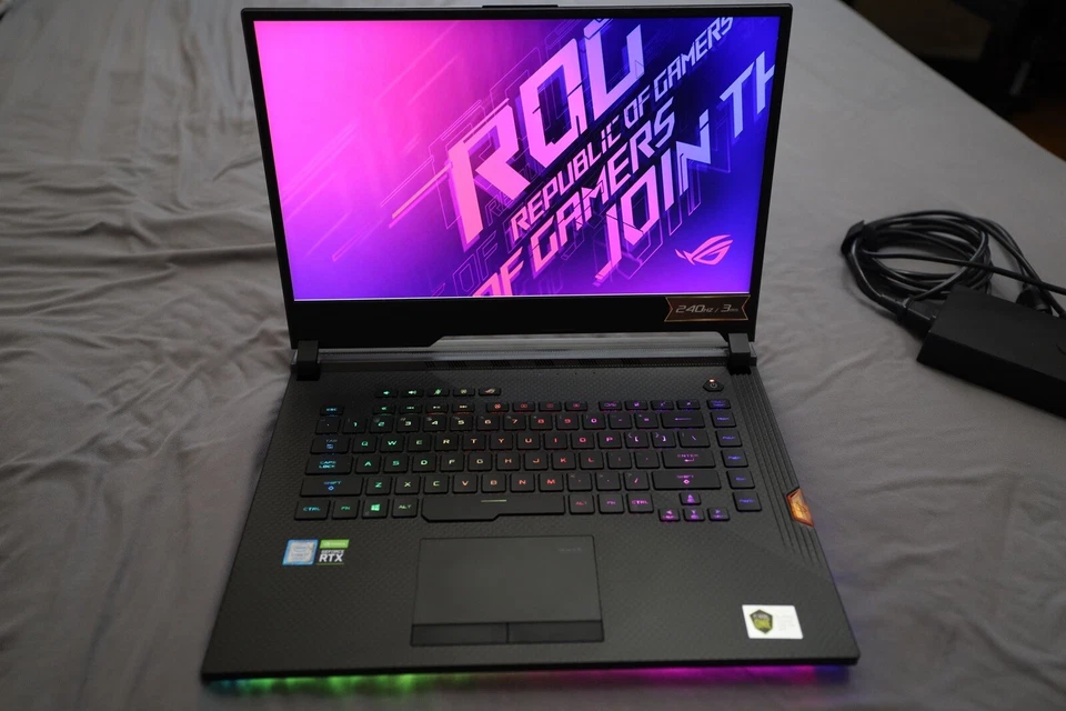 Asus Strix Scar 3 G531GW-DB76 I7-9750H RTX 2070 240 Hz Gaming Laptop - Image 2 of 4
