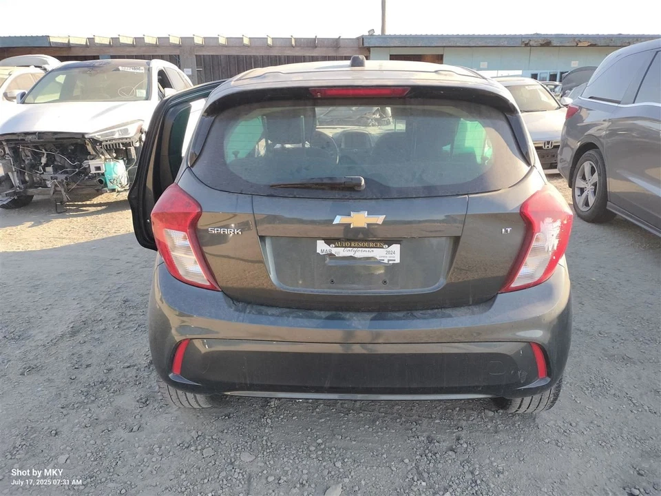 BLK LEFT FRONT DOOR TRIM PANEL 2021 CHEVROLET SPARK - Image 4 of 4