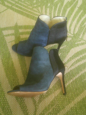 Louise Et Cie Blue Suede & Cow Hair Peep Toe Heels Booties Size 7 M or 37  GUC