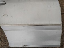 Porte arrière et accessoires Mercedes 611