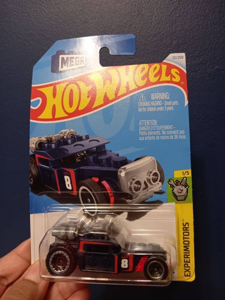 ミニカー Hot Wheels OGC Splitback 2008 Hot Wheels 2009 New Models Red OCC Splitback Motorcycle 1:64