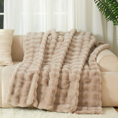 Malibu Luxecomfort Faux Fur Bubble Blanket 50''x60'' - Soft & Reversible Throw