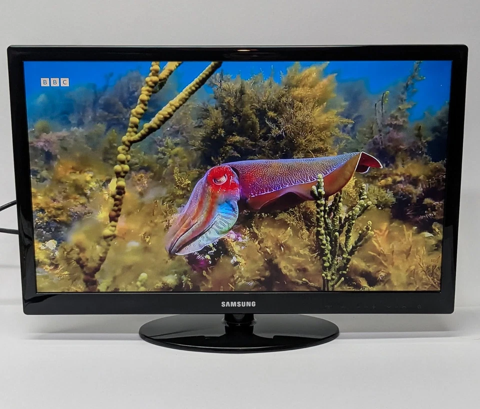 Samsung 22" Full HD 1080P UN22D5003BF LED LCD  120Hz TV w/ Stand Remote 2 HDMI - Image 2 of 4