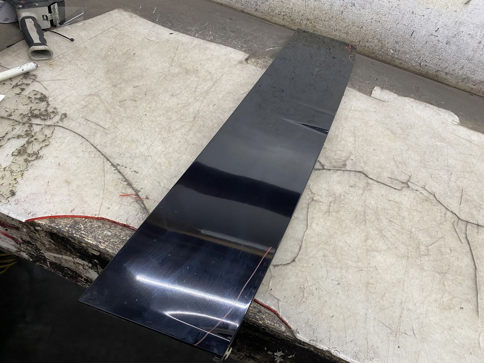 2020-2025 ASTON MARTIN DBX OEM REAR ROOF MOLDING TRIM COVER PANEL MY83-C50202