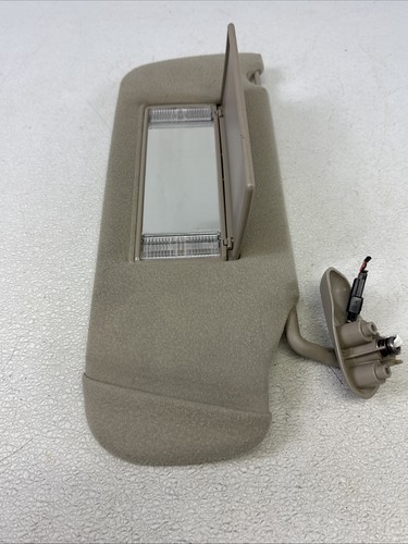 00-06 Chevy GMC Denali Tahoe Suburban Yukon Sun Visor Set OEM Tan/Creme Nice - Picture 5 of 16