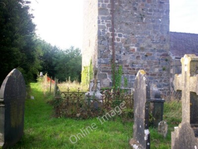 Foto 6x4 Crunwere Kirche, Llanteg Diese jetzt überflüssige Kirche, gilt als unsa c2009