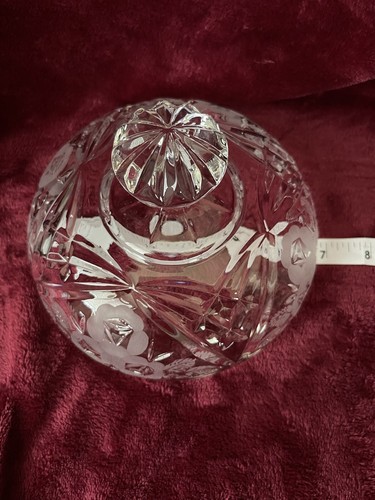 Large Crystal Heavy Footed Bowl Candy Dish With Lid - Picture 11 of 12