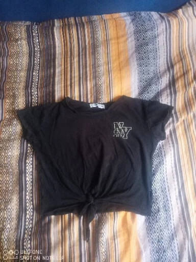 Bauchfreies T-Shirt Grösse S - Bild 1 von 1
