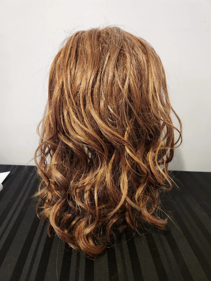 Runway Waves 假发 Gabor 核桃花边前单色零件 — 第 3/4 张图片