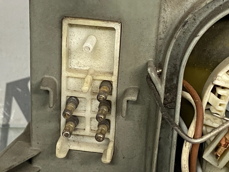 (AS) GENUINE MERCEDES BENZ W201 190E 190D FRONT HEADLIGHT LEFT SIDE A2018207161 - Image 4 of 4