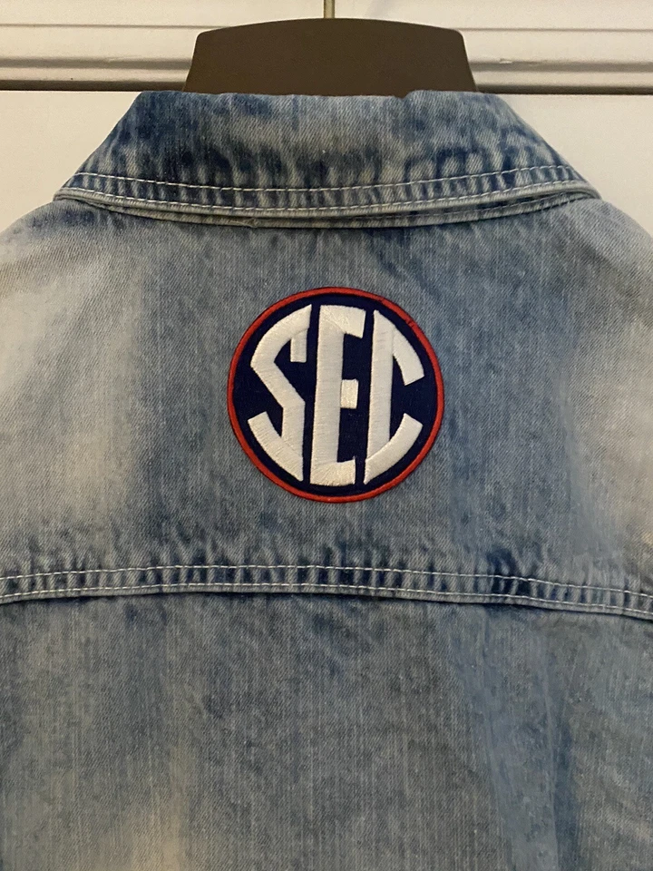 Chaqueta de mezclilla para hombre Coronel Reb Ole Miss Rebels logotipo de la SEC Foto 2 de 4