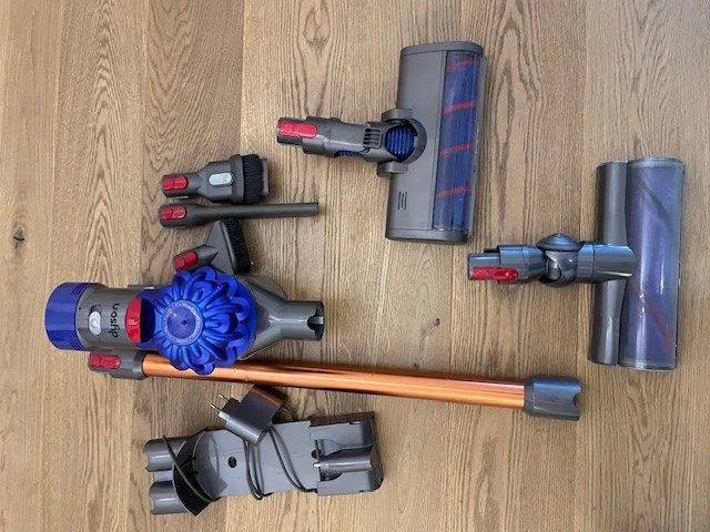 Dyson V8 Absolute beutelloser Akku-Handstaubsauger, Foto 2 von 5