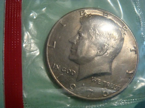 Uncirculated 1978 D Kennedy Half still in mint cello - actual coin pics