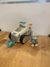 Paw Patrol EVEREST Snow Plow Snowmobile Rescue Movable Claw Vehicle & Figure