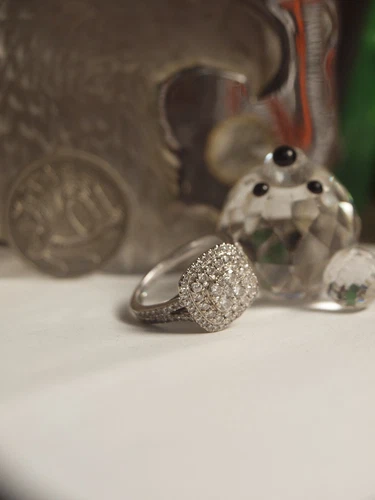 MHJ 14K WHITE GOLD LADIES NATURAL DIAMOND CLUSTER RING - TDW : 0.75 CARAT - Picture 3 of 12