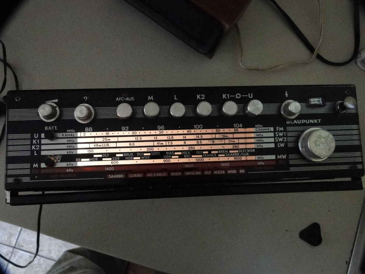 Vintage Blaupunkt Derby Deluxe AM LW SW FM Transistor Radio Vintage Blaupunkt Derby Deluxe AM LW SW FM Transistor Radio
