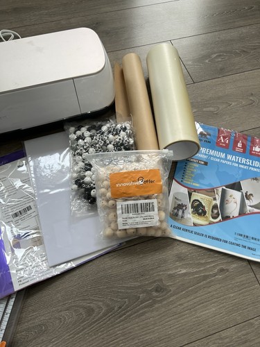 Cricut Maker 2 Machine + Craft Bundle - Picture 4 of 12