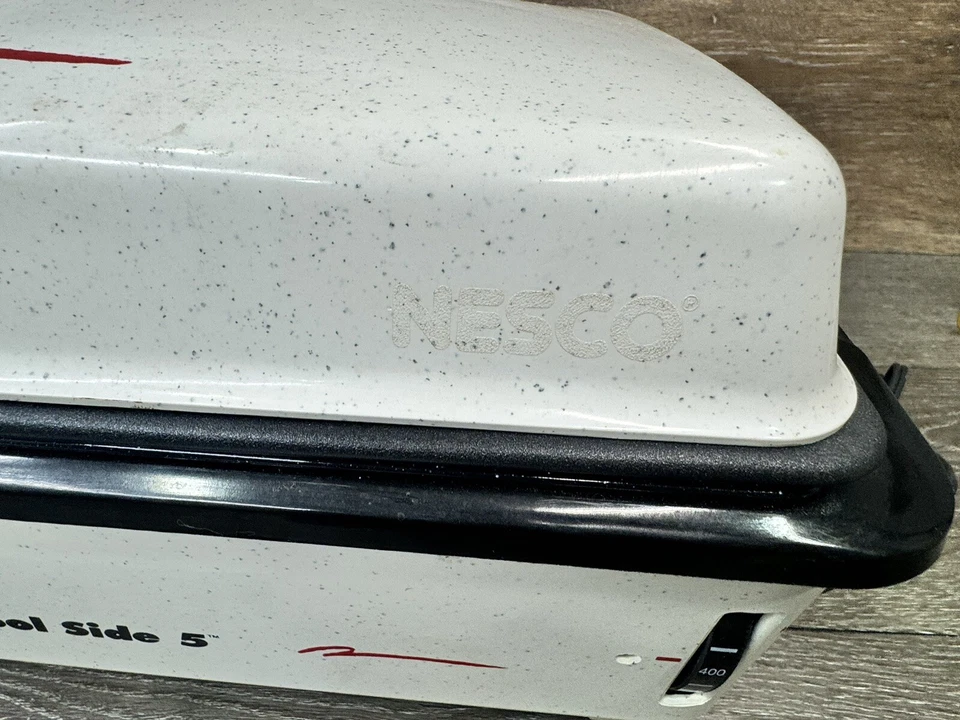 Horno tostador buffet eléctrico antiadherente Nesco vintage lado fresco de 5 cuartos con tapa Foto 4 de 4
