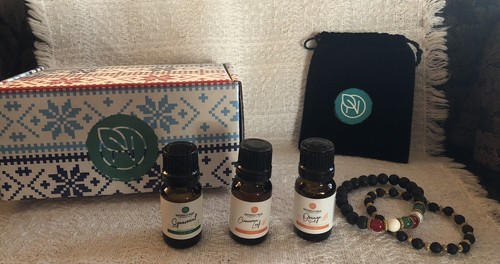 Boxed Set Naturally Made Essentials Oils & 2 Bracelets Spearmint Cinnamon Orange - Picture 4 of 4