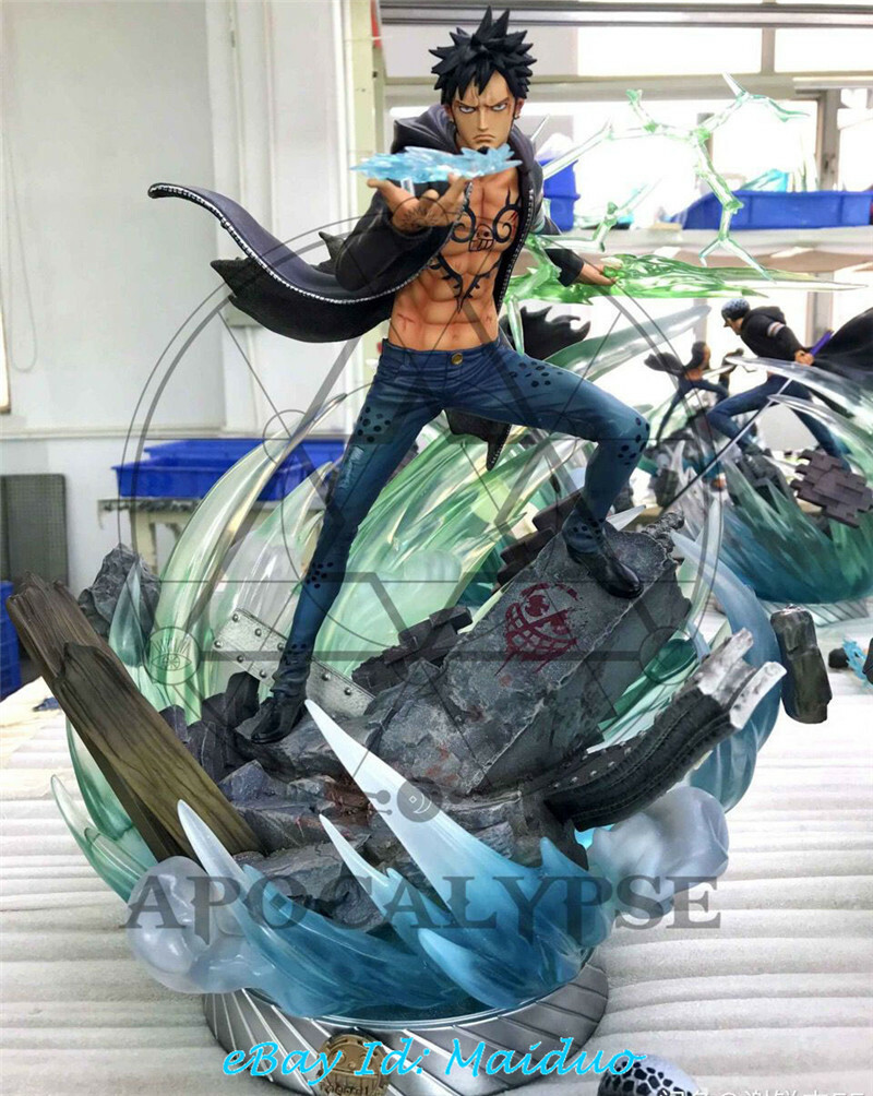 TRAFLGAR D. LAW 限定版 フィギュア s-l400.jpg