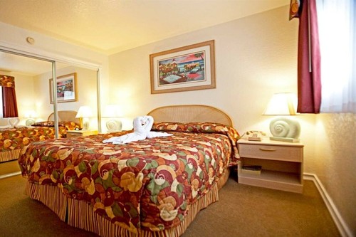 Club Sevilla ~ Kissimmee FL ~ 2BR/Sleeps 8 ~ 7Nts SEPT/OCT/NOV 2025 - Picture 7 of 12