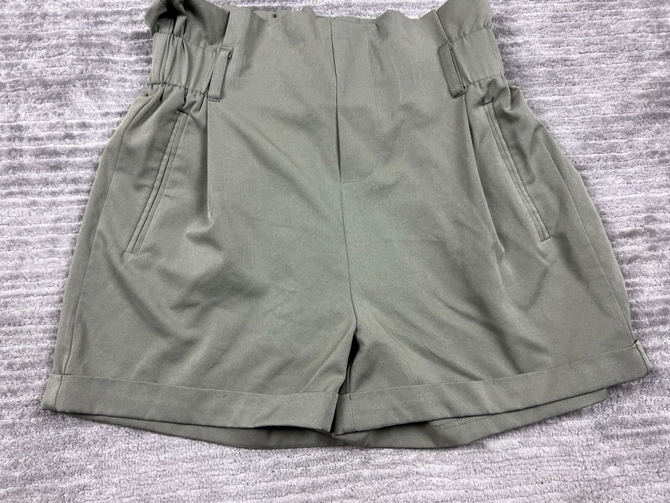 Pantalones Cortos Charlotte Russe Para Mujer Grande Verde Bolsa de Papel Cintura Puños Foto 3 de 4