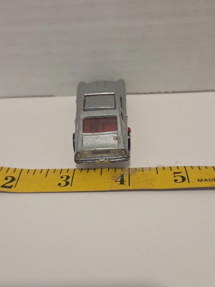 James Bond Aston Martin DB6 1979 Corgi Glidrose & Eon 007 1/64 Scale - Image 3 of 4