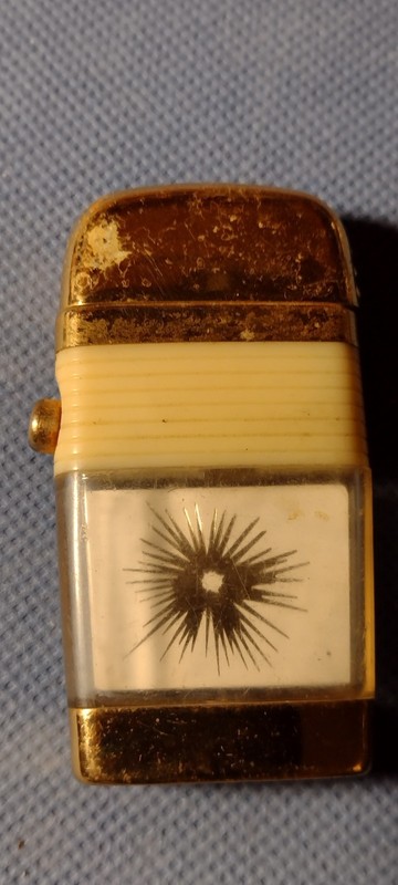 Vintage Scripto "Vu" Lighter/ Starburst Insert, Gold Tone