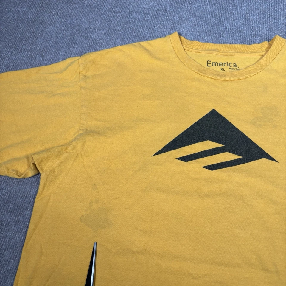 Camiseta De Colección Emerica Hombres XL Manga Corta Amarilla Logo Grande Patín Envejecido Y2K Foto 3 de 4