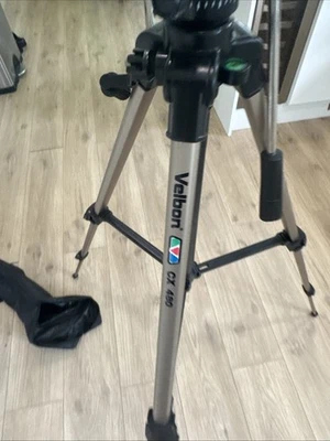 Velbon CX-480 Video Camera Tripod with Quick Release Bracket And Carry Bag - Image 1 of 2