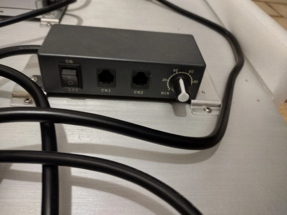 Luz de crecimiento LED Spider Farmer SF4000 450W con perilla de atenuación Foto 3 de 4