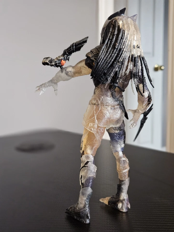"Figura de acción NECA Predator 2010 camuflada encubierta Falconer 8"" auténtica completa" Foto 3 de 4