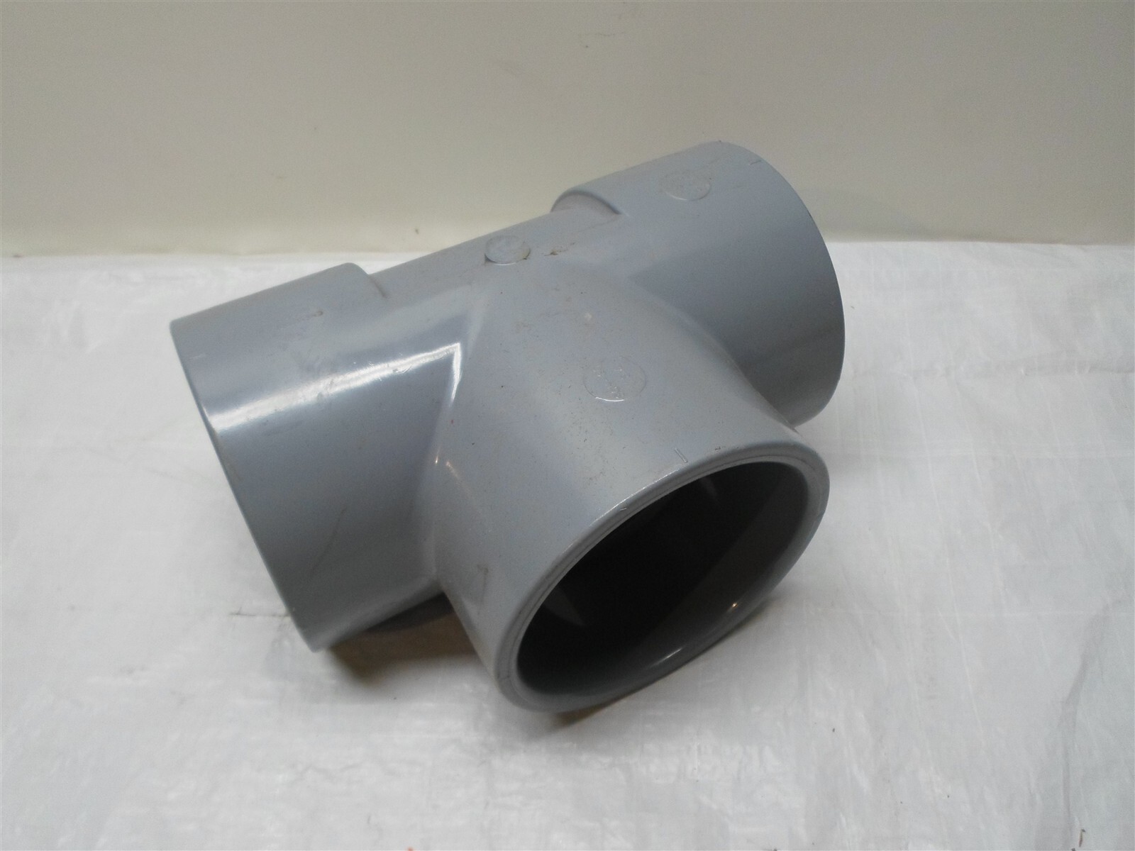 New: Schedule 80 CPVC Pipe Tee 4