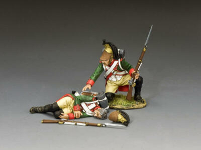 KING AND COUNTRY NA490 FRENCH FOOT DRAGOON KNEELING HELPING A WOUNDED COMRADE | UK