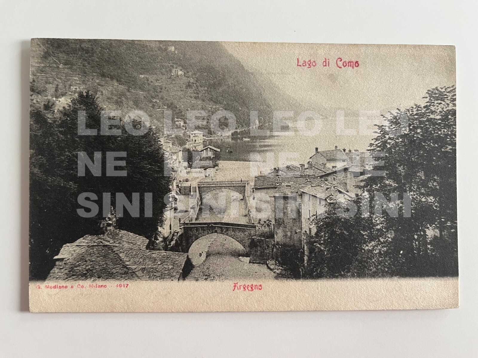 Foto 1 di 2