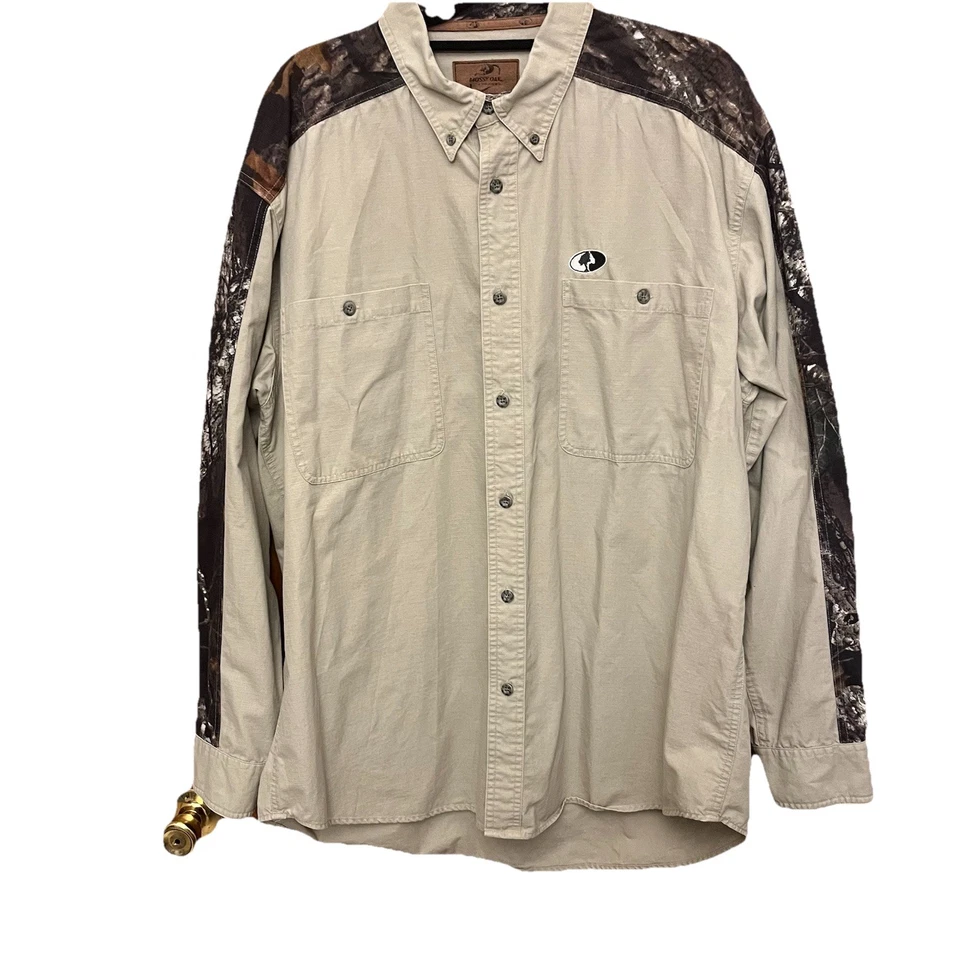 Mossy Oak Beige and Camo Men’s Button Down Shirt Size XL Hunting Casual Long Sl - Image 3 of 4